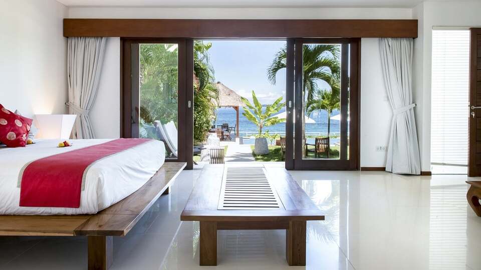 5 Star Villa Lucia – Elegant Oceanfront Living