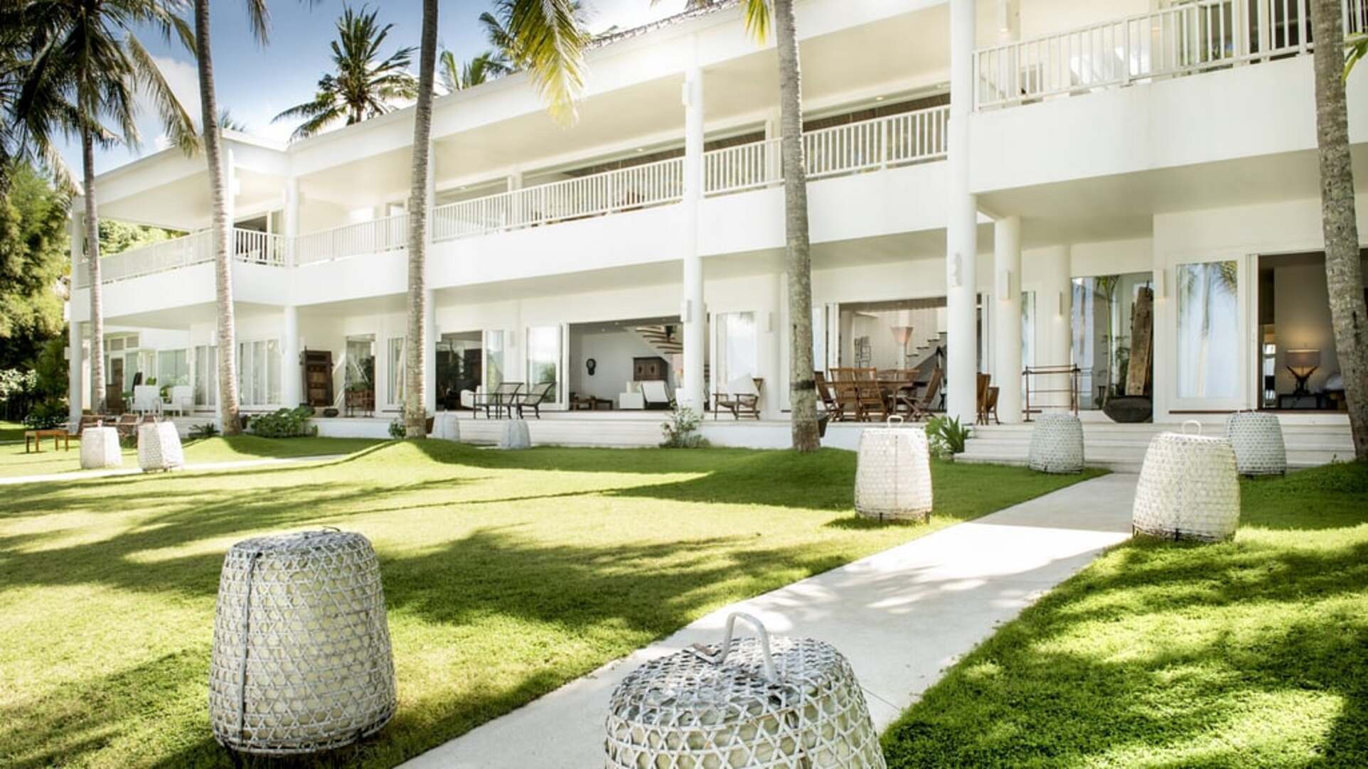 5 Star Villa Lulla – A Luxurious Beachfront Escape in Bali