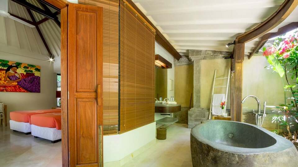 5 Star Akilea Estate – Tropical Grandeur Retreat