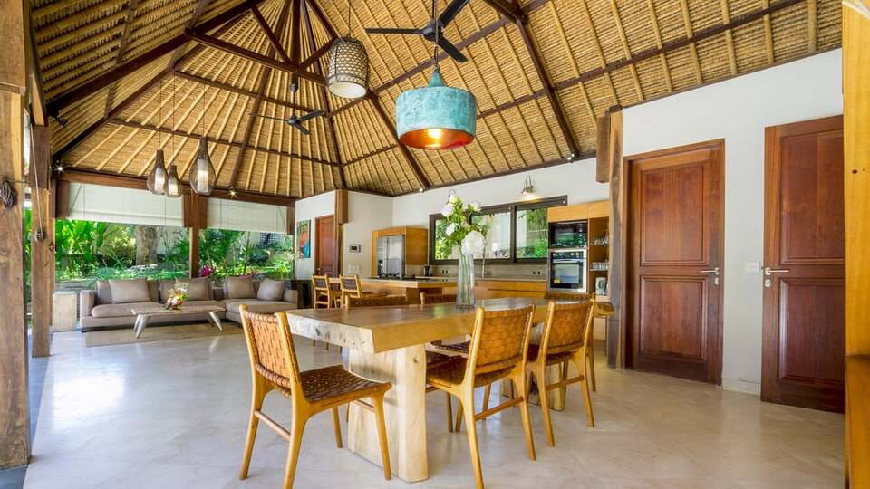 5 Star Akilea Estate – Tropical Grandeur Retreat