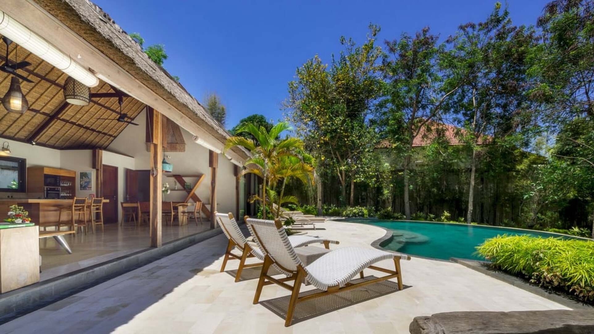 5 Star Akilea Estate – Tropical Grandeur Retreat