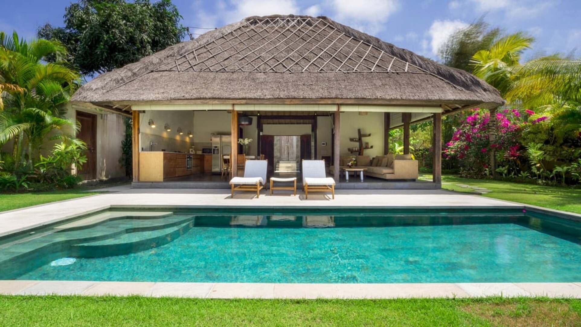5 Star Akilea Estate – Tropical Grandeur Retreat