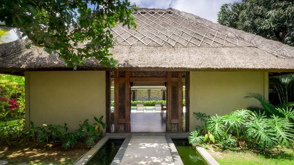 5 Star Akilea Estate – Tropical Grandeur Retreat