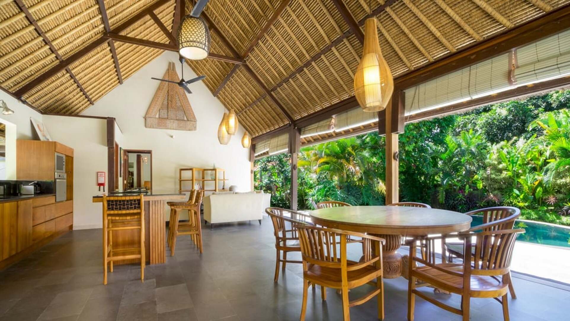 5 Star Akilea Estate – Tropical Grandeur Retreat