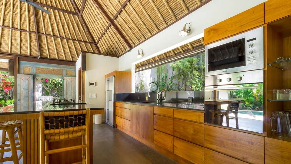 5 Star Akilea Estate – Tropical Grandeur Retreat