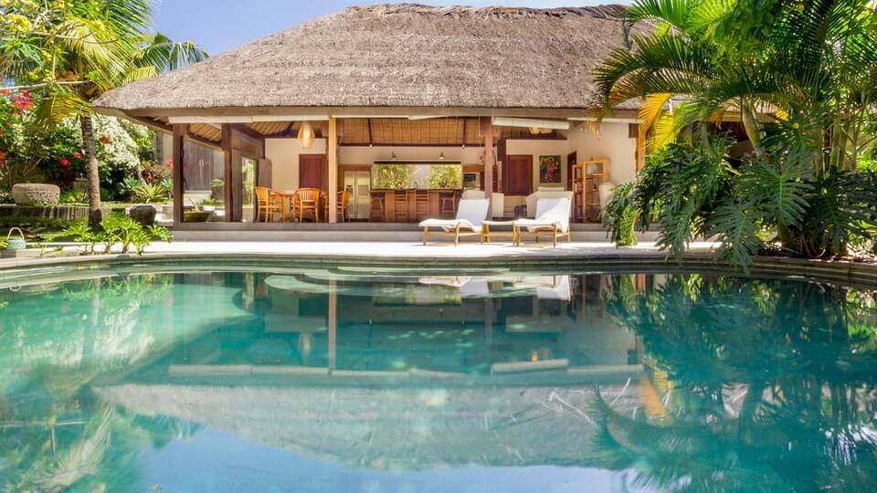 5 Star Akilea Estate – Tropical Grandeur Retreat