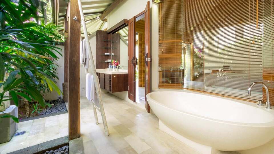 5 Star Akilea Estate – Tropical Grandeur Retreat