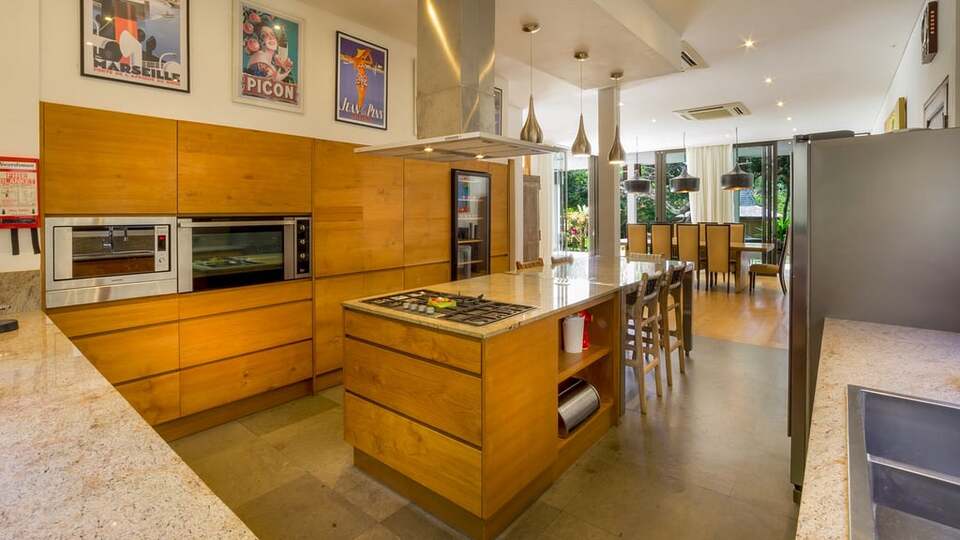 5 Star Akilea Estate – Tropical Grandeur Retreat