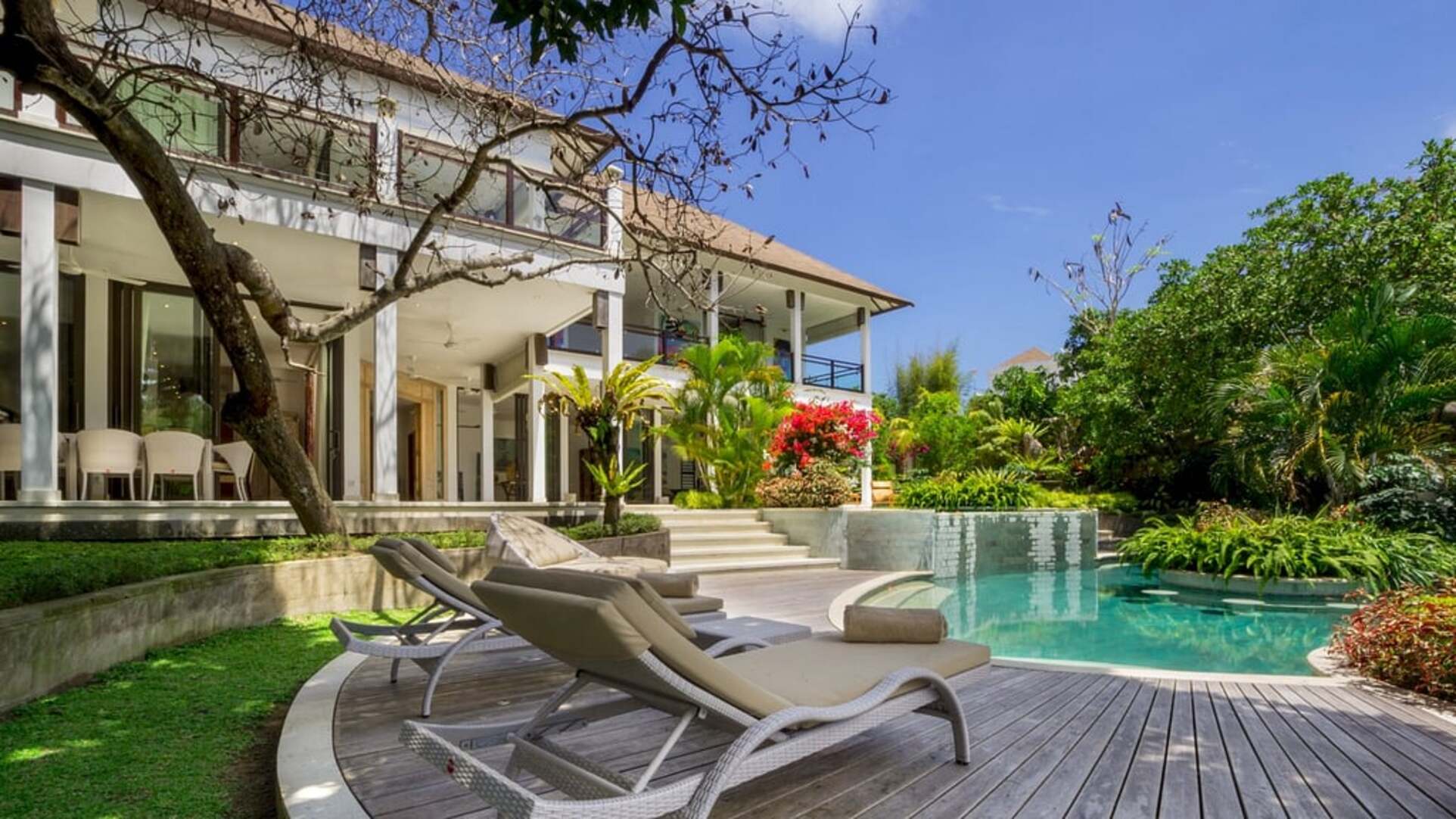 5 Star Akilea Estate – Tropical Grandeur Retreat