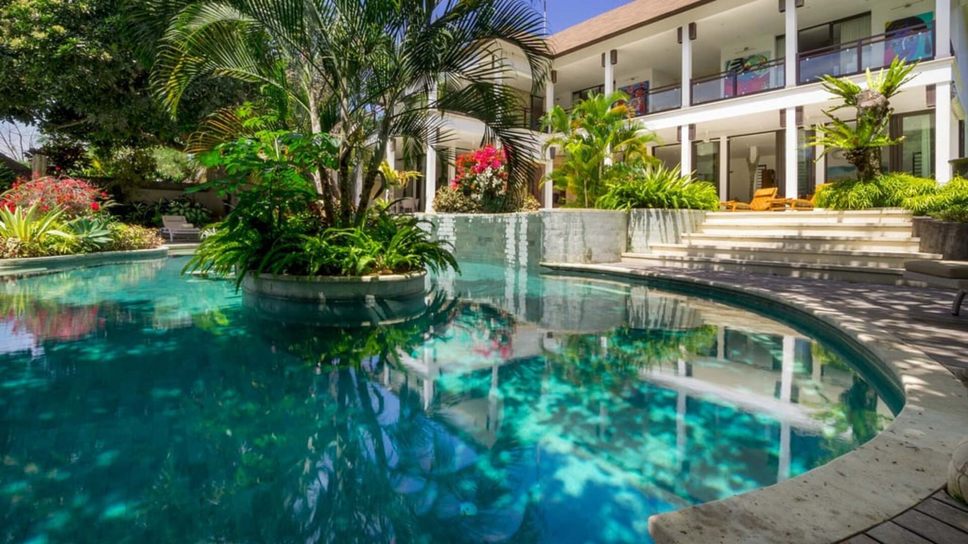 5 Star Akilea Estate – Tropical Grandeur Retreat
