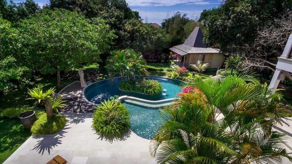 5 Star Akilea Estate – Tropical Grandeur Retreat