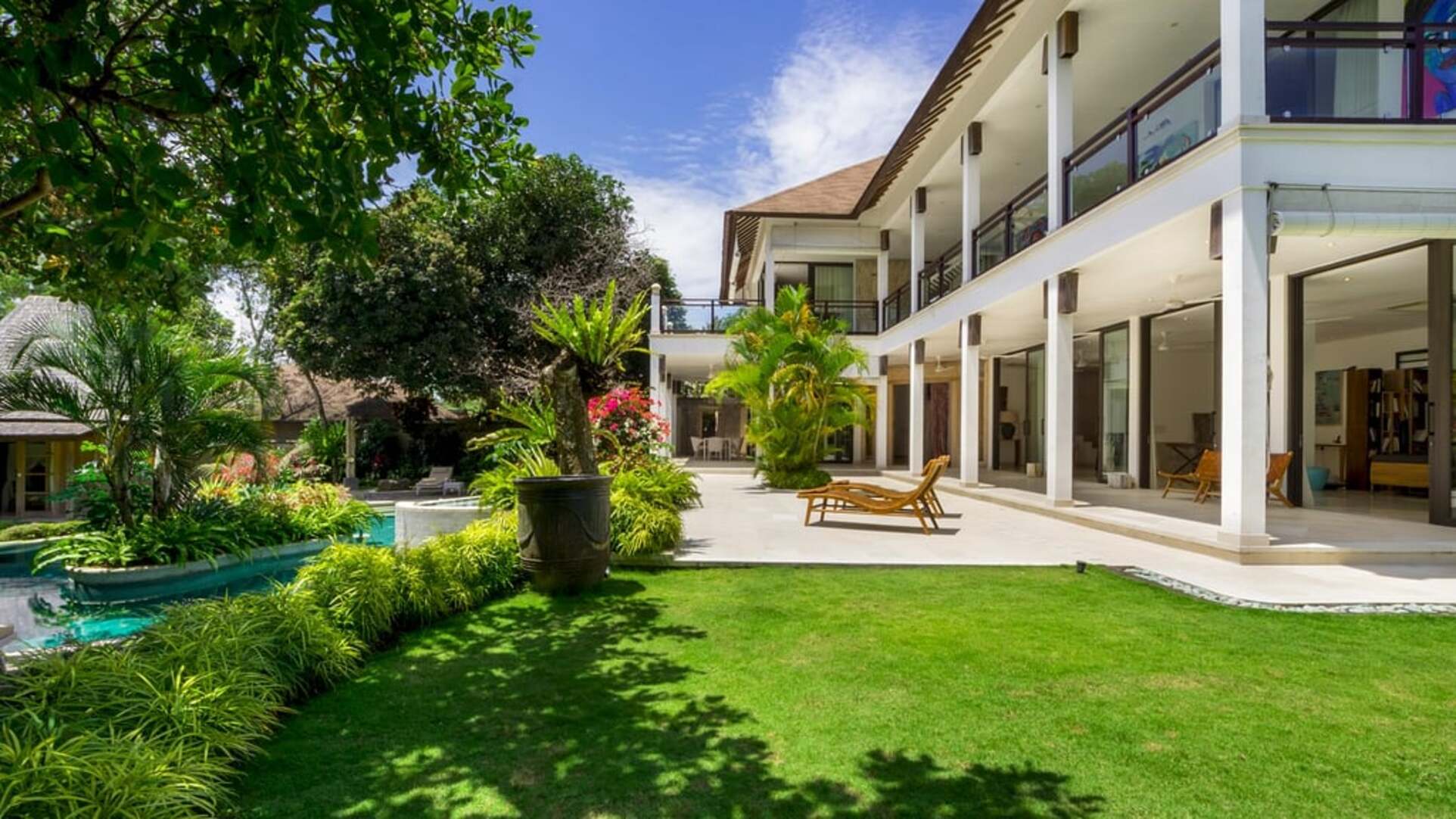 5 Star Akilea Estate – Tropical Grandeur Retreat