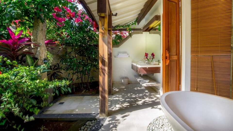 5 Star Akilea Estate – Tropical Grandeur Retreat