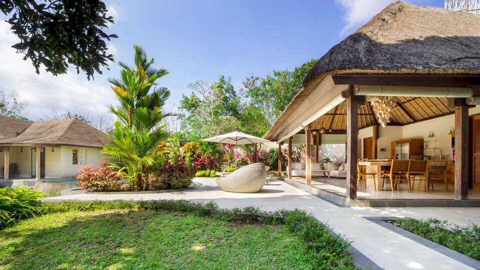 5 Star Akilea Estate – Tropical Grandeur Retreat