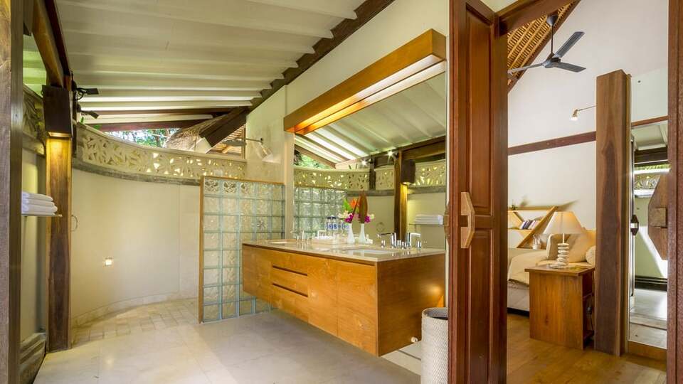 5 Star Akilea Estate – Tropical Grandeur Retreat