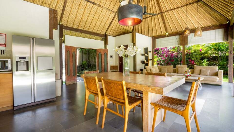 5 Star Akilea Estate – Tropical Grandeur Retreat