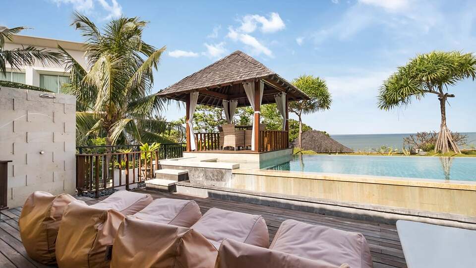5 Star The Chand’s Three – Oceanfront Balinese Escape