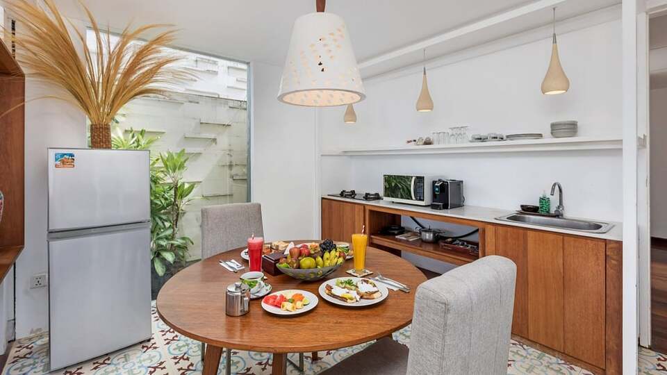 5 Star The Chand’s One – Romantic Beachfront Haven