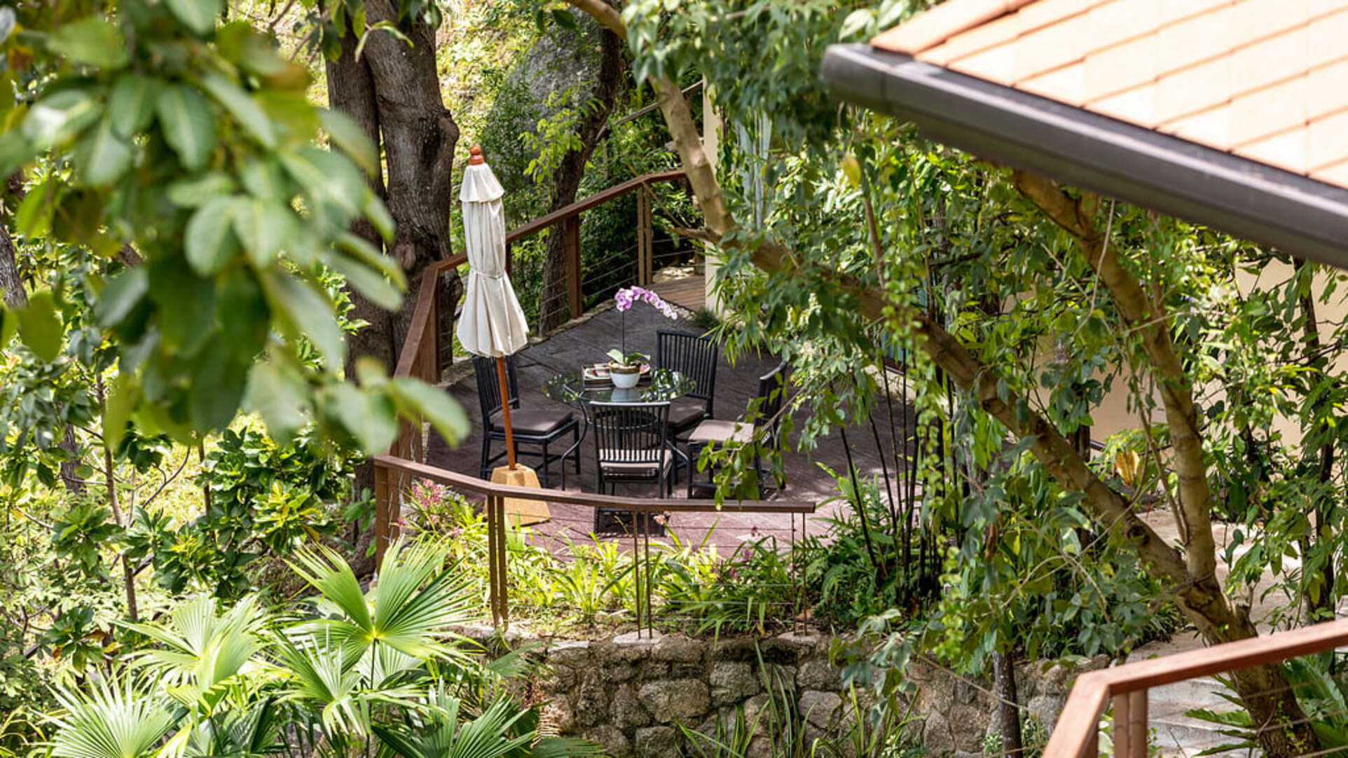 5 Star Sunset Rock Villa – Hillside Sunset Haven