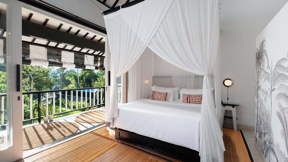 5 Star Villa Lepak by the River – Riverside Ubud Retreat
