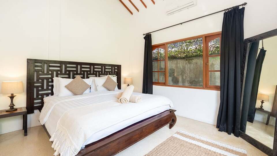 5 Star Villa Mogi – Serene Garden Escape