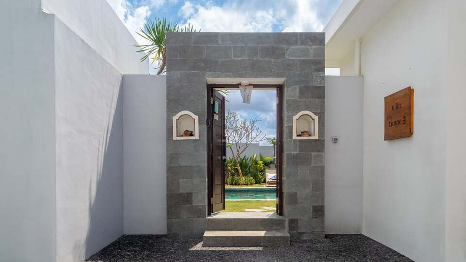 5 Star Villa Lange 3 - Modern Balinese Elegance