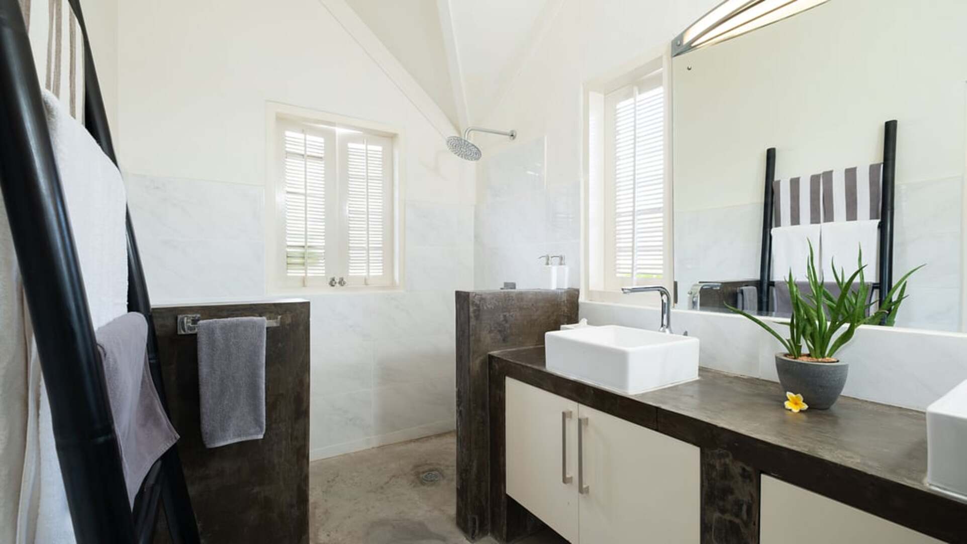 5 Star Villa Merta Sari 8 - Seminyak Serenity