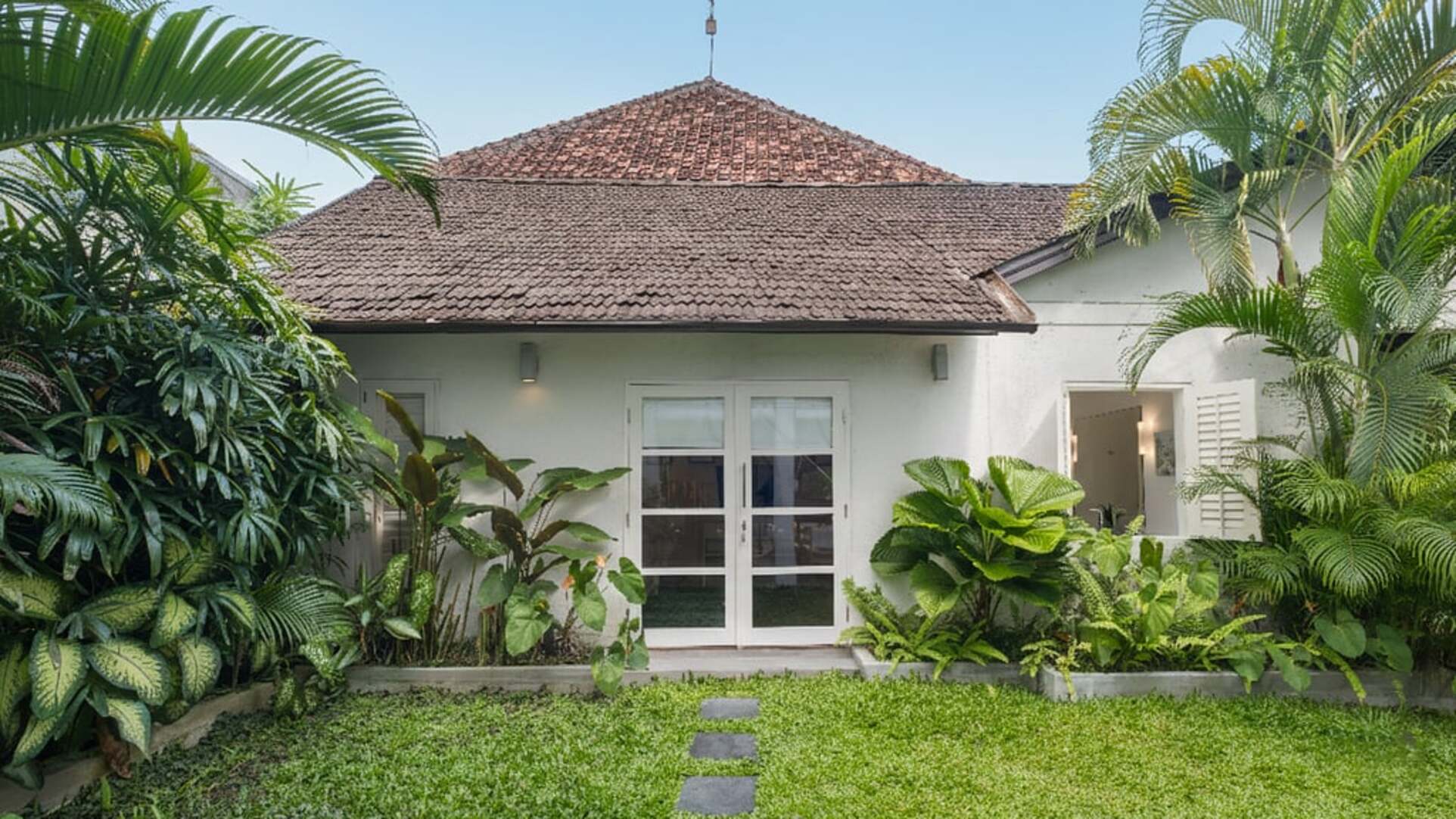 5 Star Villa Merta Sari 8 - Seminyak Serenity