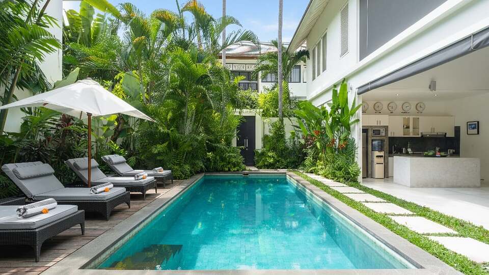 5 Star Villa Merta Sari 10 - Tropical Seminyak Retreat
