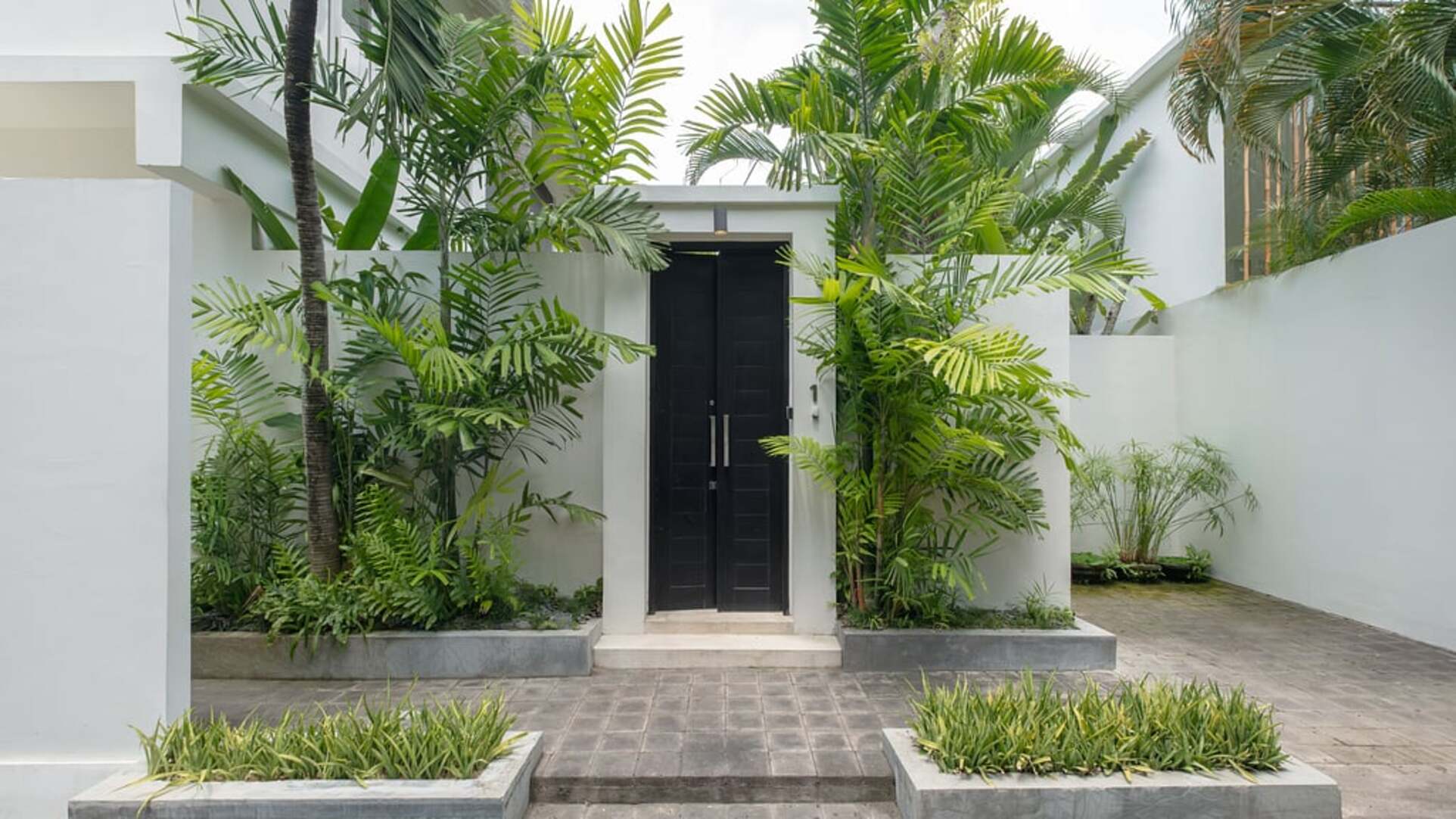 5 Star Villa Merta Sari 10 - Tropical Seminyak Retreat