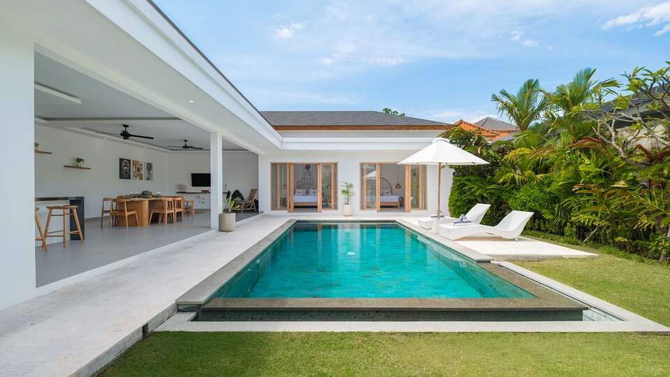 5 Star Villa Kuwait - Contemporary Tropical Escape