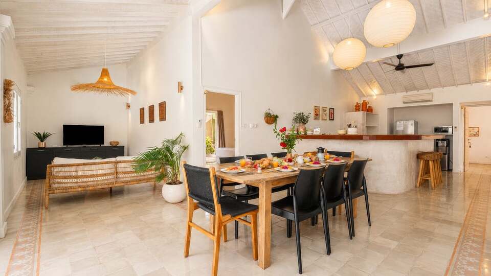 5 Star Villa Mas 4 Seminyak – Elegant Island Retreat