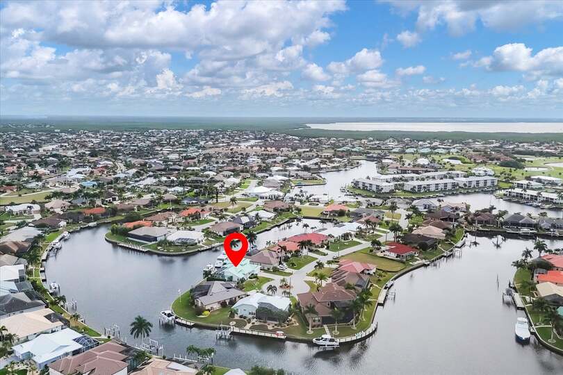 Beautiful, spacious, waterfront home with private pool in Punta Gorda