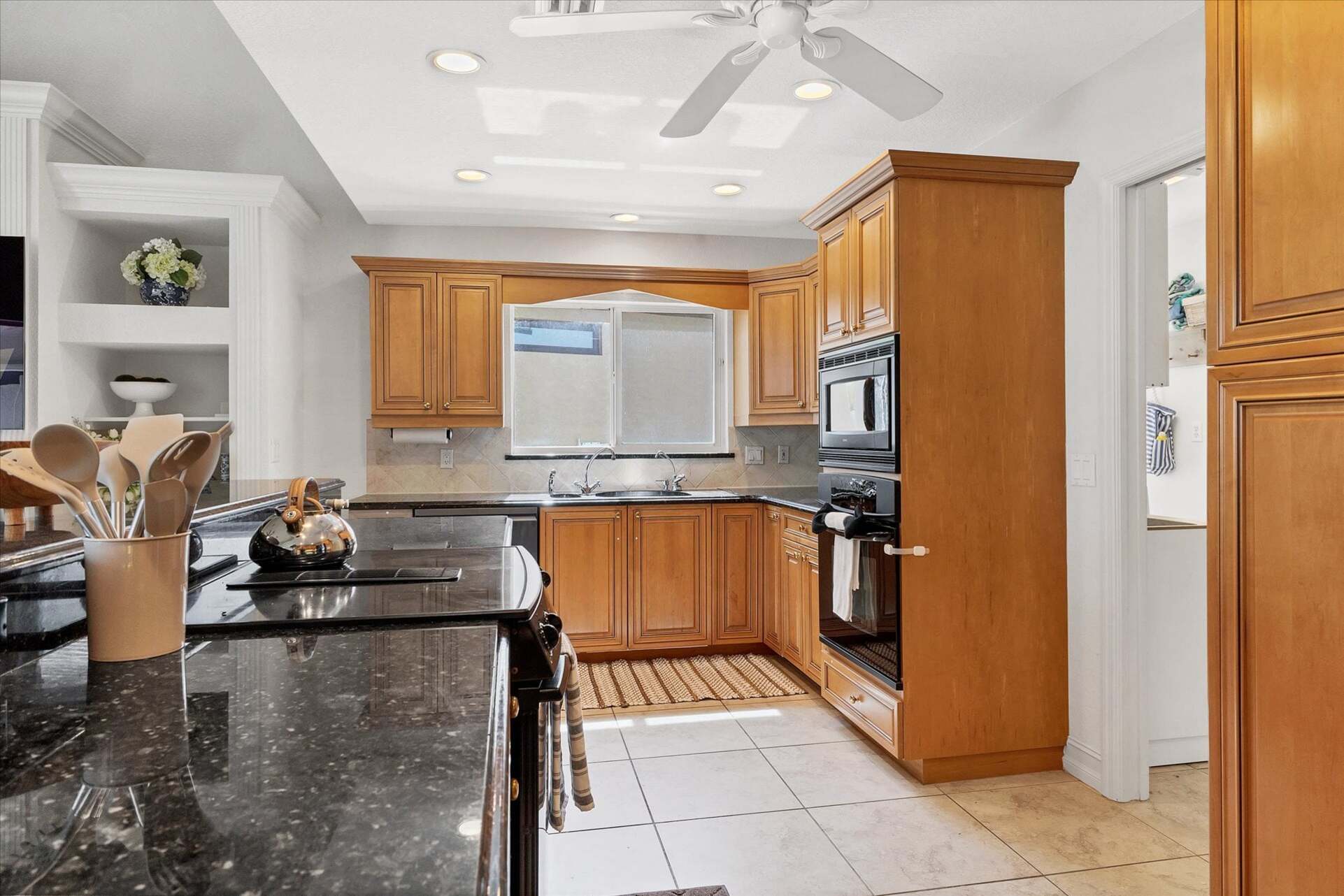 Fully-equipped kitchen