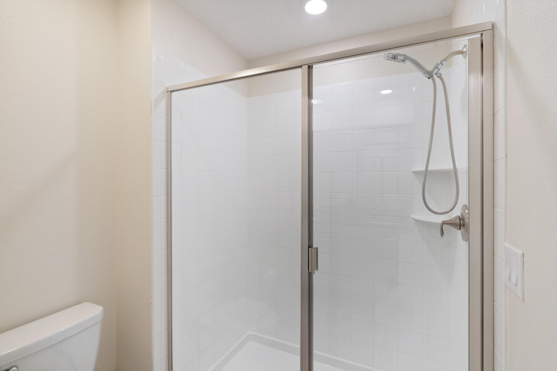 Jack N Jill Bathroom 3 (Beds 3 & 4) Shower