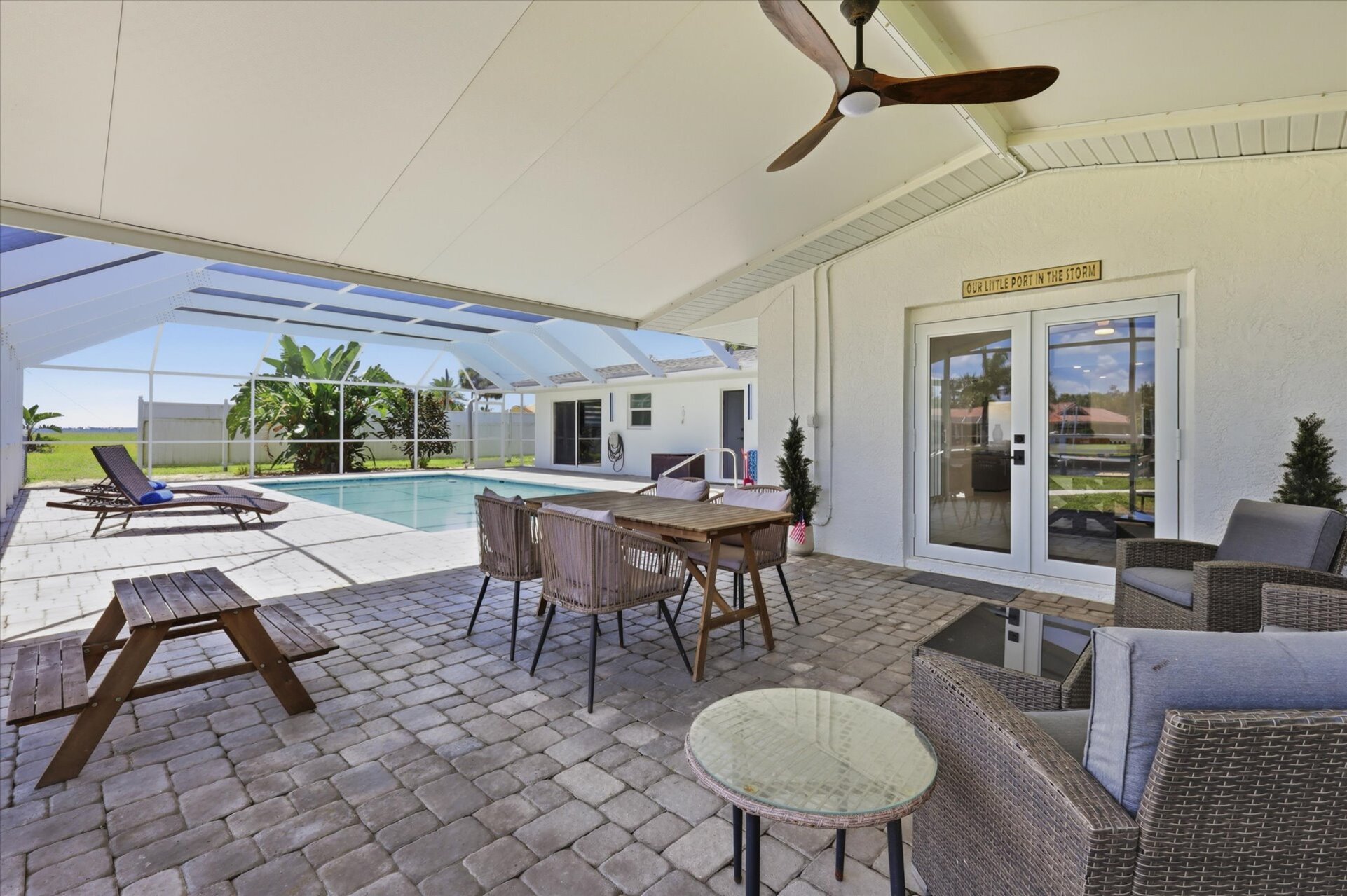 Huge outdoor living space with fantactic view of Peace River