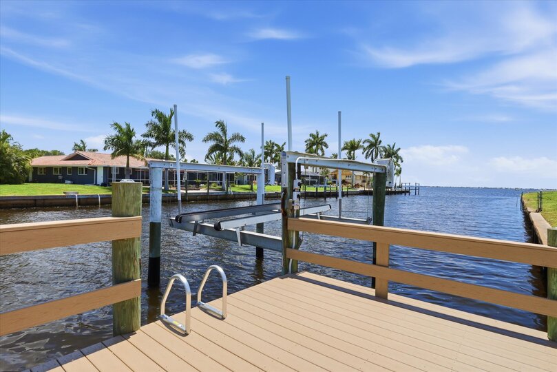 Dock size 27' x 10'