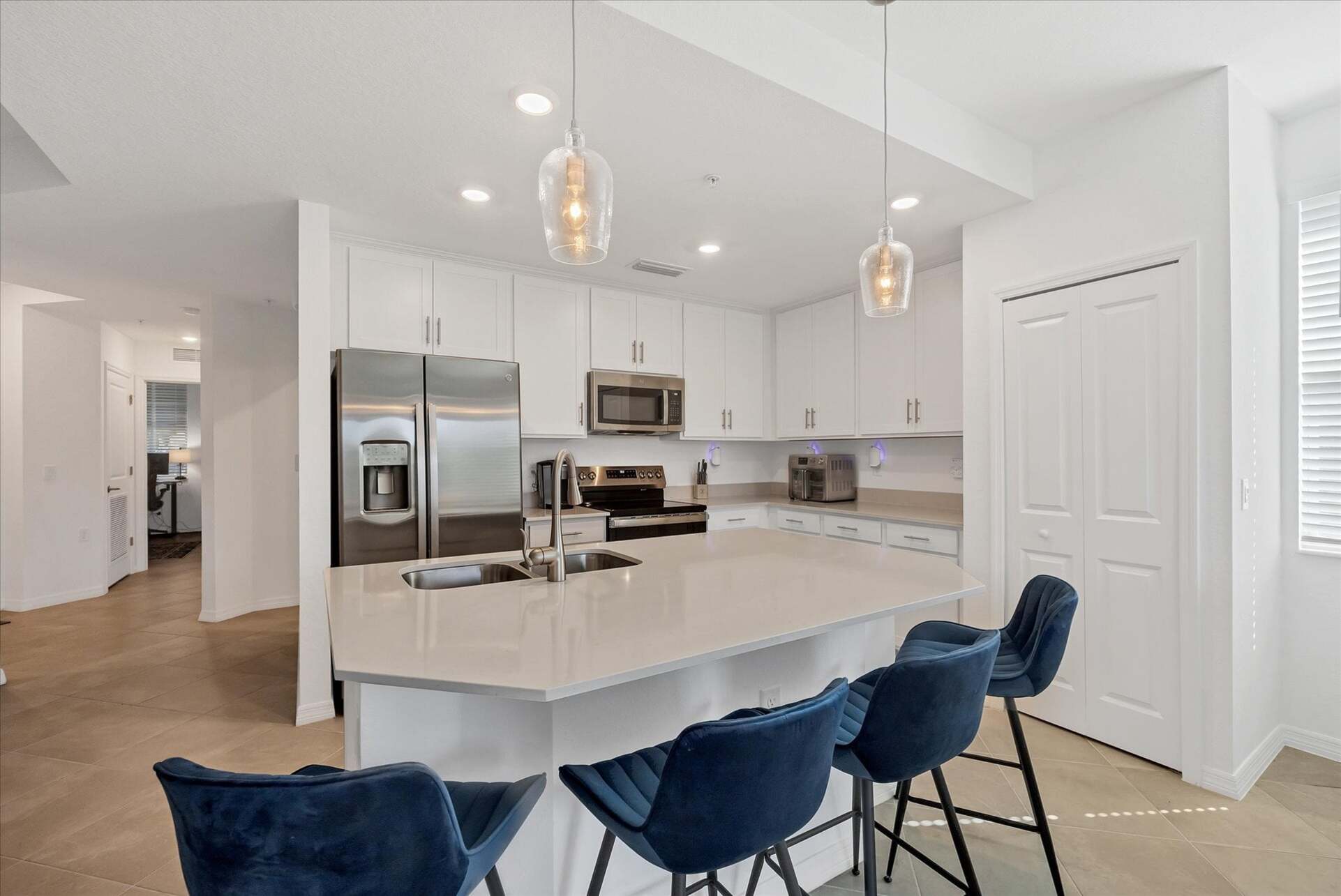 Bright, open, fully-equipped kitchen