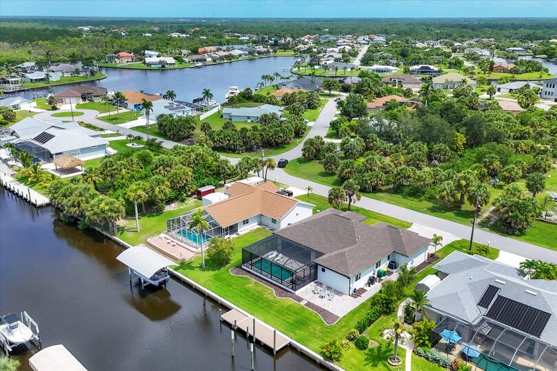Gorgeous 3 bedroom, 2 bathroom waterfront home with private pool