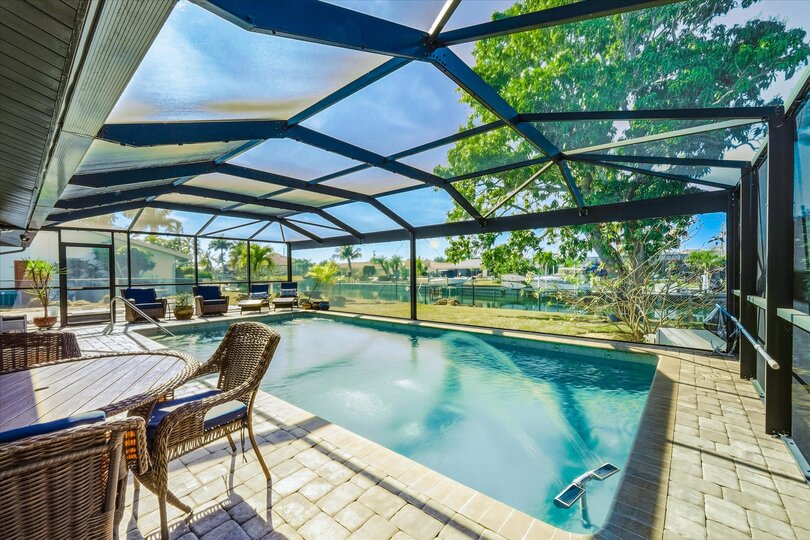 Sparkling pool overlooking the canal. Pool size: 30' x 115' x 6'