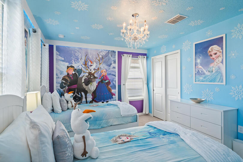 Two Twins Suite Bedroom  2 Upstairs Attached Bathroom 43" Roku TV
Frozen Theme