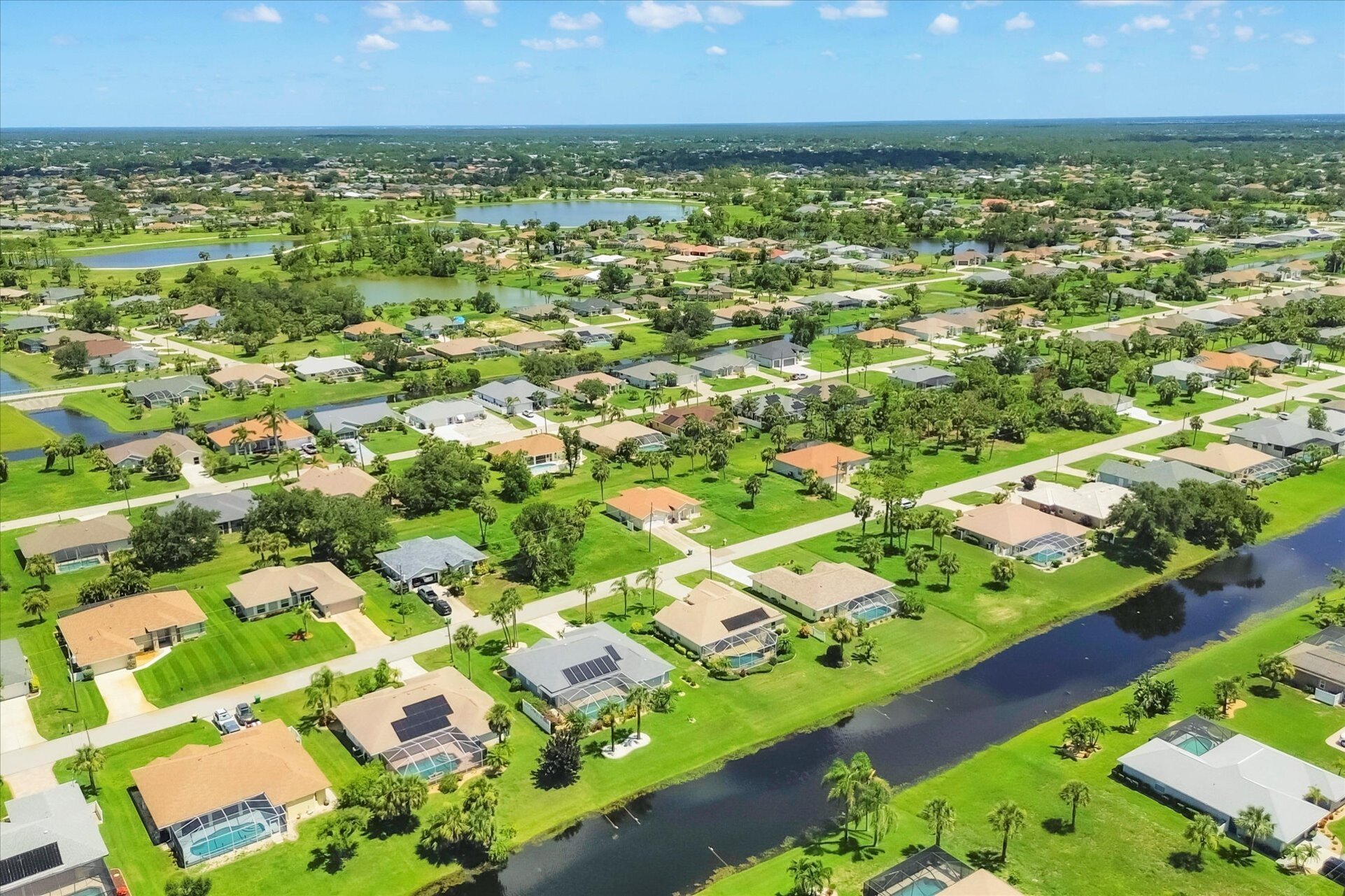 Beautiful 3 bedroom, 2 bathroom waterfront home with private pool in Rotonda West