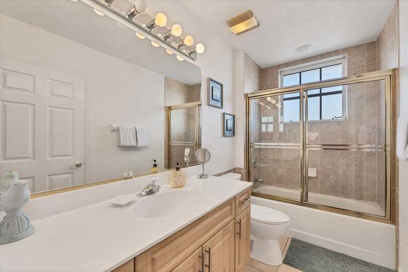 Upstairs bathroom with shower/tub combo