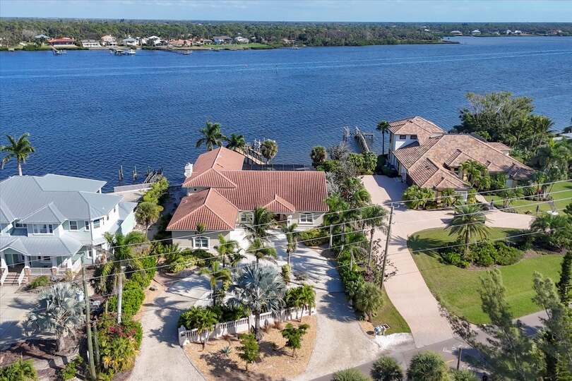 Stunning 5/4 waterfront home with private pool and beach access on Manasota Key island in Englewood, FL