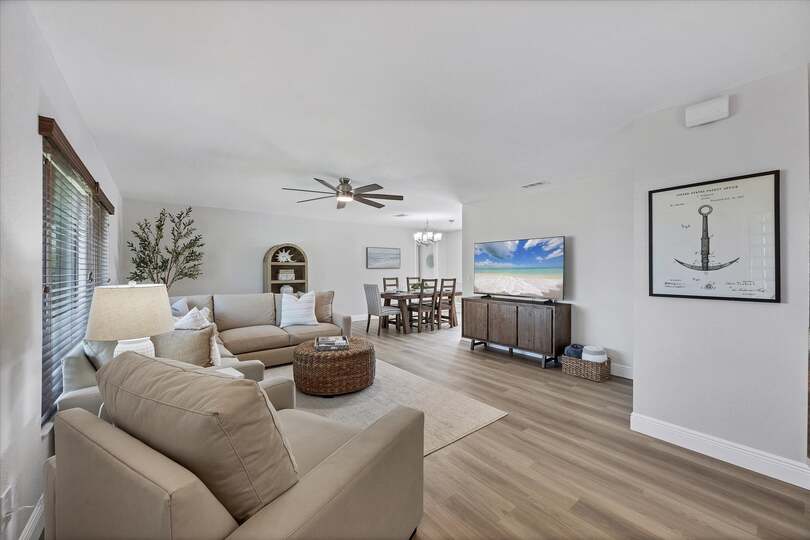 Beautiful 3 bedroom, 2.5 bathroom waterfront home with private pool in Port Charlotte