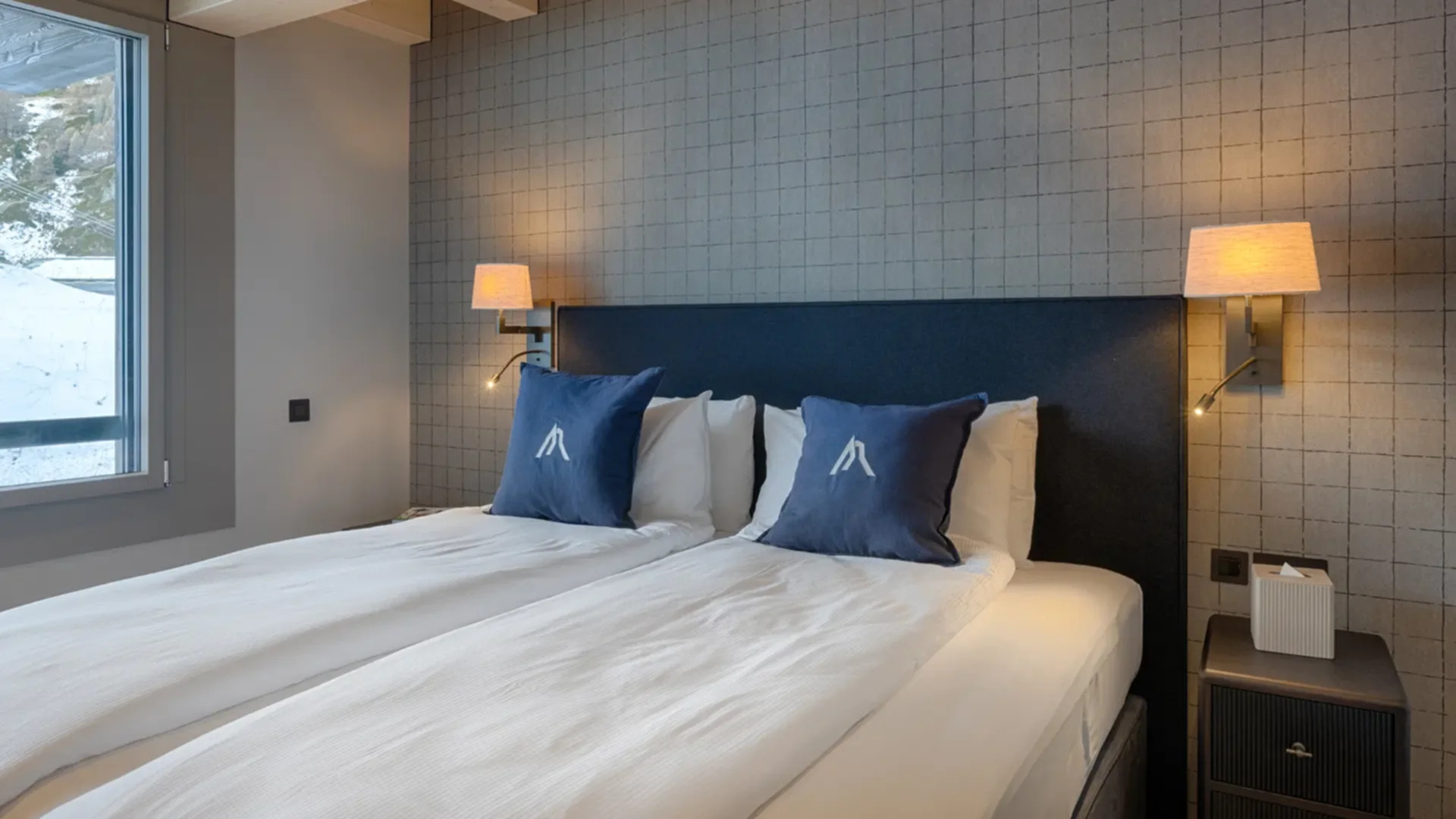 Elegant Mountain Lodge with Private Lift Access