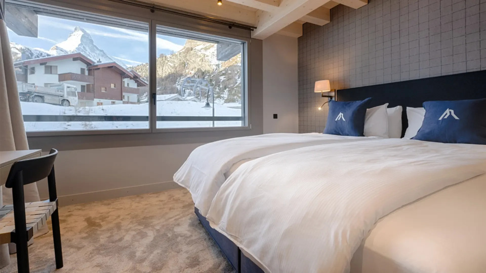Elegant Mountain Lodge with Private Lift Access