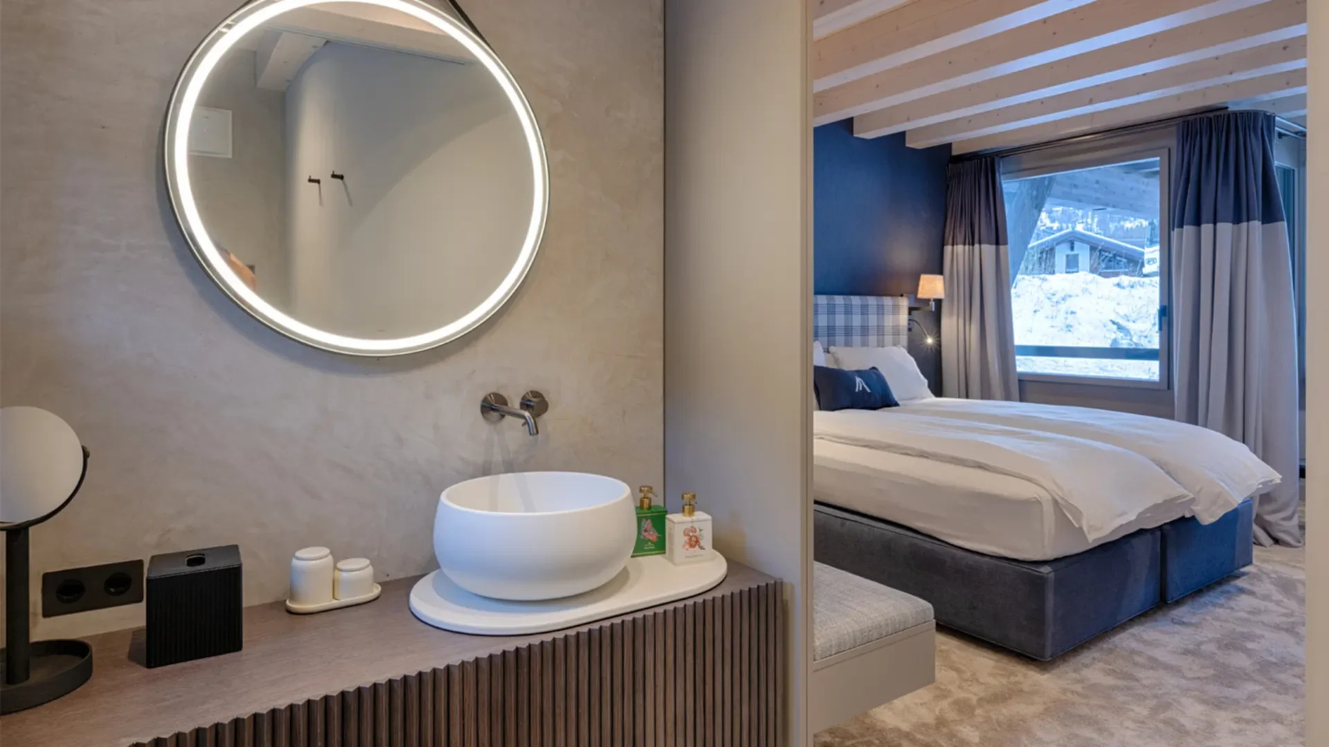 Elegant Mountain Lodge with Private Lift Access
